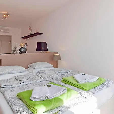 Cvek2 / Comfort Studio App / A2 Balcony Apts Apartman